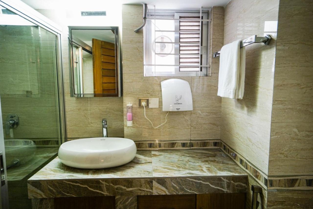 Shinepukur Suites Дака Екстериор снимка