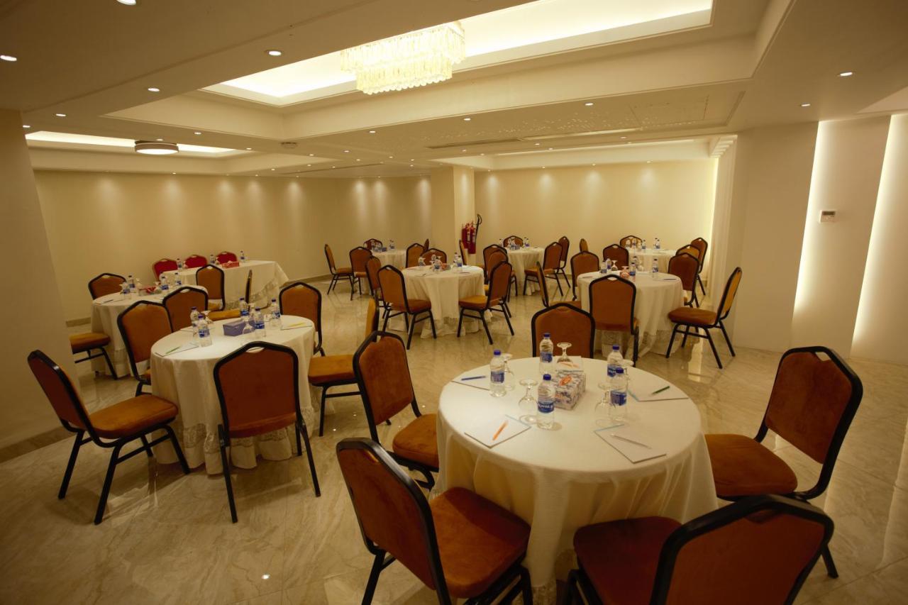 Shinepukur Suites Дака Екстериор снимка